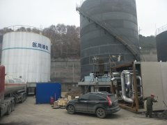 四川省乐山市荣成LNG储罐泡沫玻璃板底部绝热
